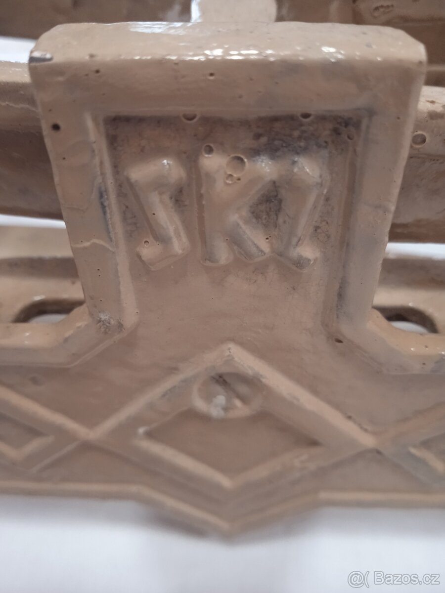 STARÉ KUCHYŇSKÉ VÁHY - 4