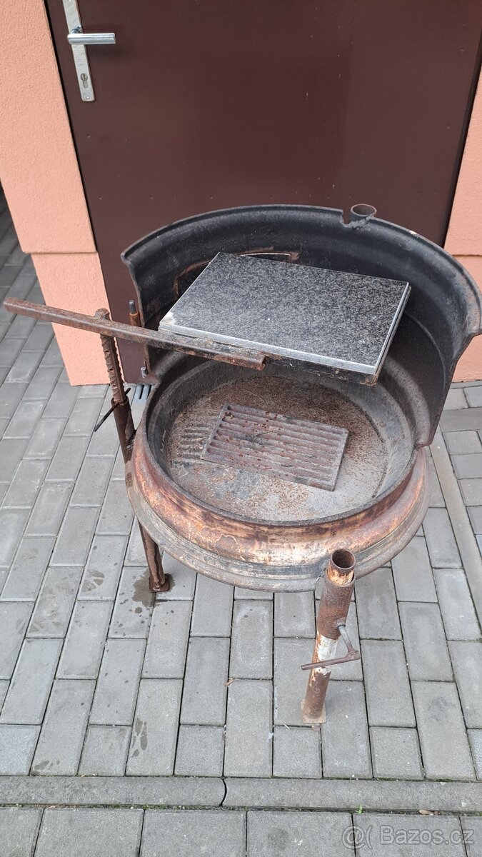 Kotlík, ohniště, gril - 4