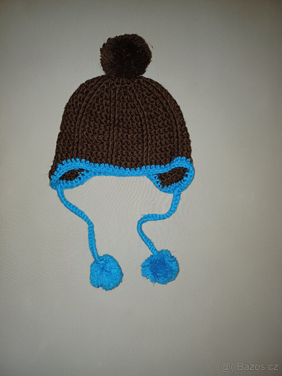 Pletená čepice s bambulemi - 4