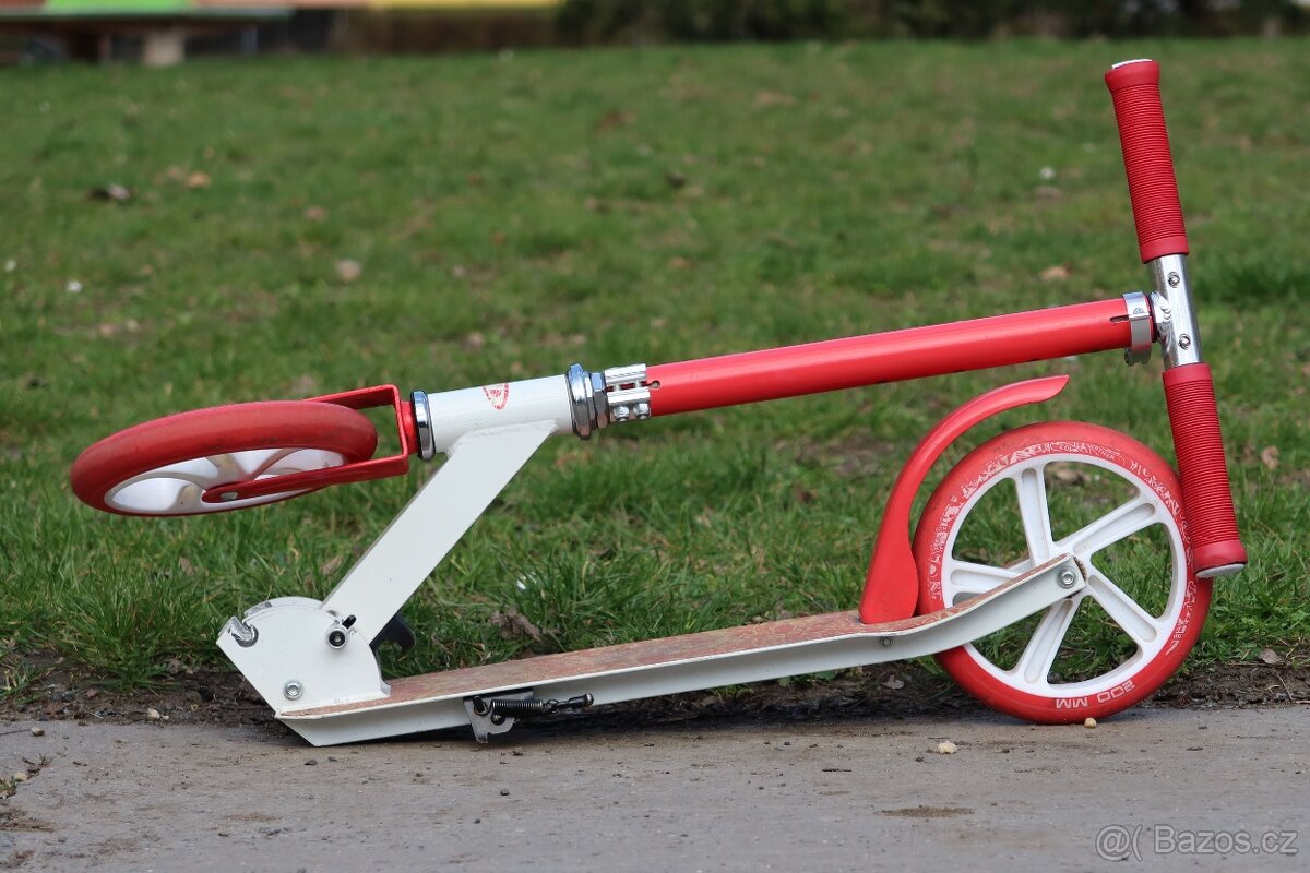 Koloběžka WORKER Iridio - bílo-červená - 4