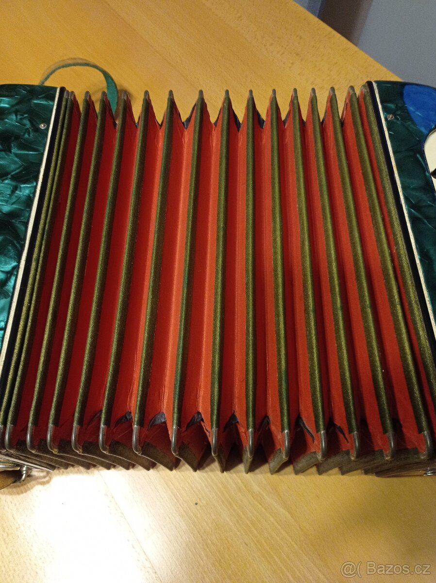 Harmonika, klávesový akordeon - 4