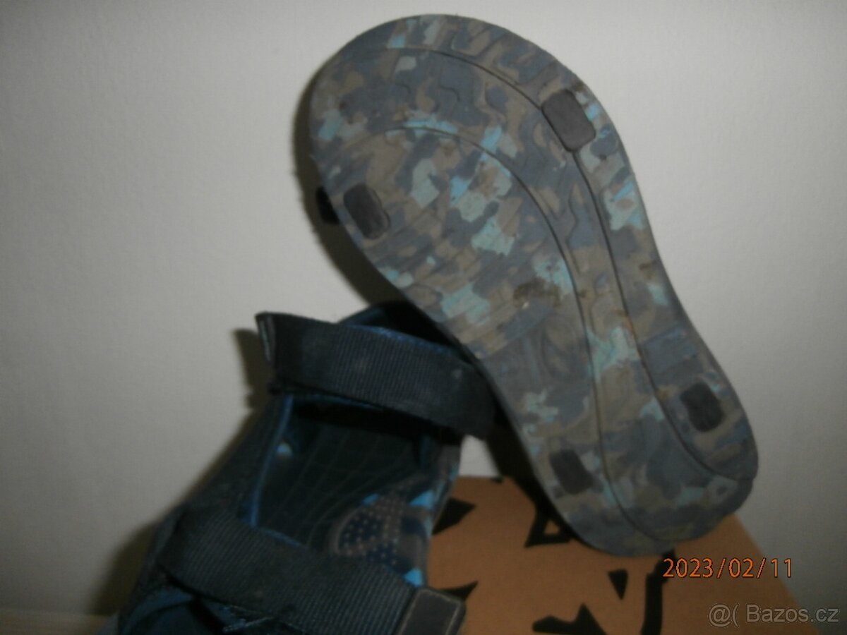 Sandále 33 / 19,5 - 21 cm a žabky 26 - 27 / 17,5 cm - 4