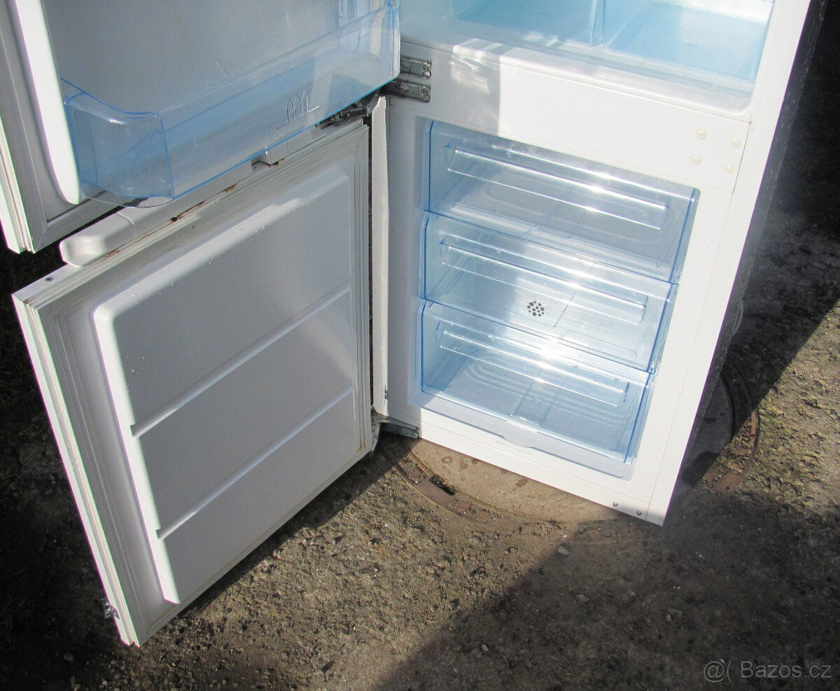 VESTAVNÁ CHLADNIČKA S MRAZNIČKOU ELECTROLUX - A++ - 178cm - 4