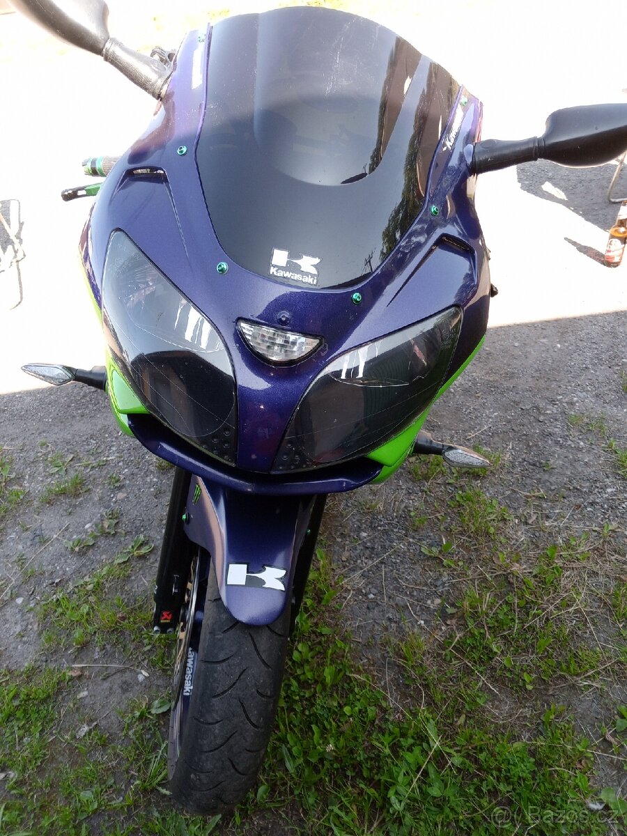 Kawasaki Ninja ZX 9 R - 4
