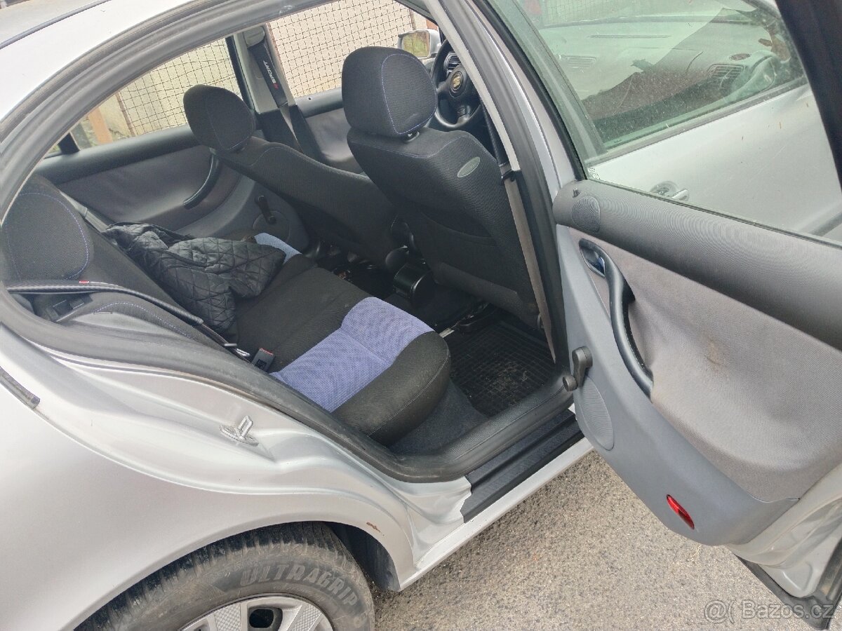 Seat Leon 1.4 benzin - 4