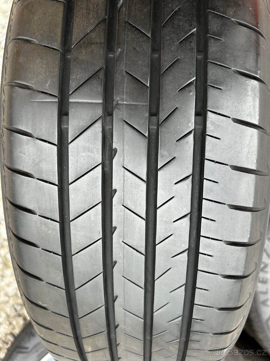 Nissan X-Trail , 225/60/18 - 4