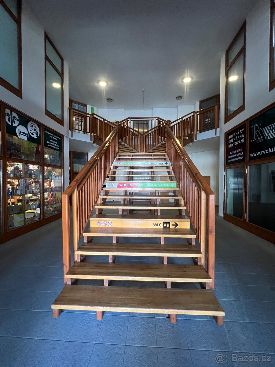 Pronájmu nebytový prostor v Rokytnici nad Jizerou na náměstí - 4