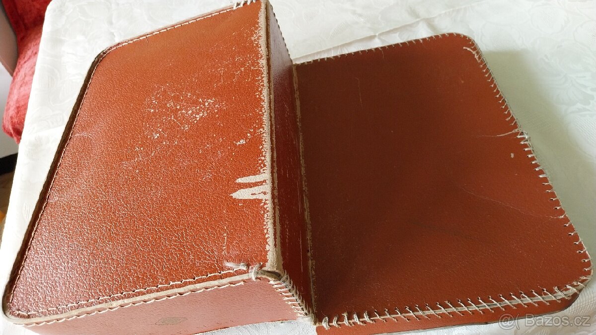 Retro kufřík,počítadla,pero,ořezávátka - 4