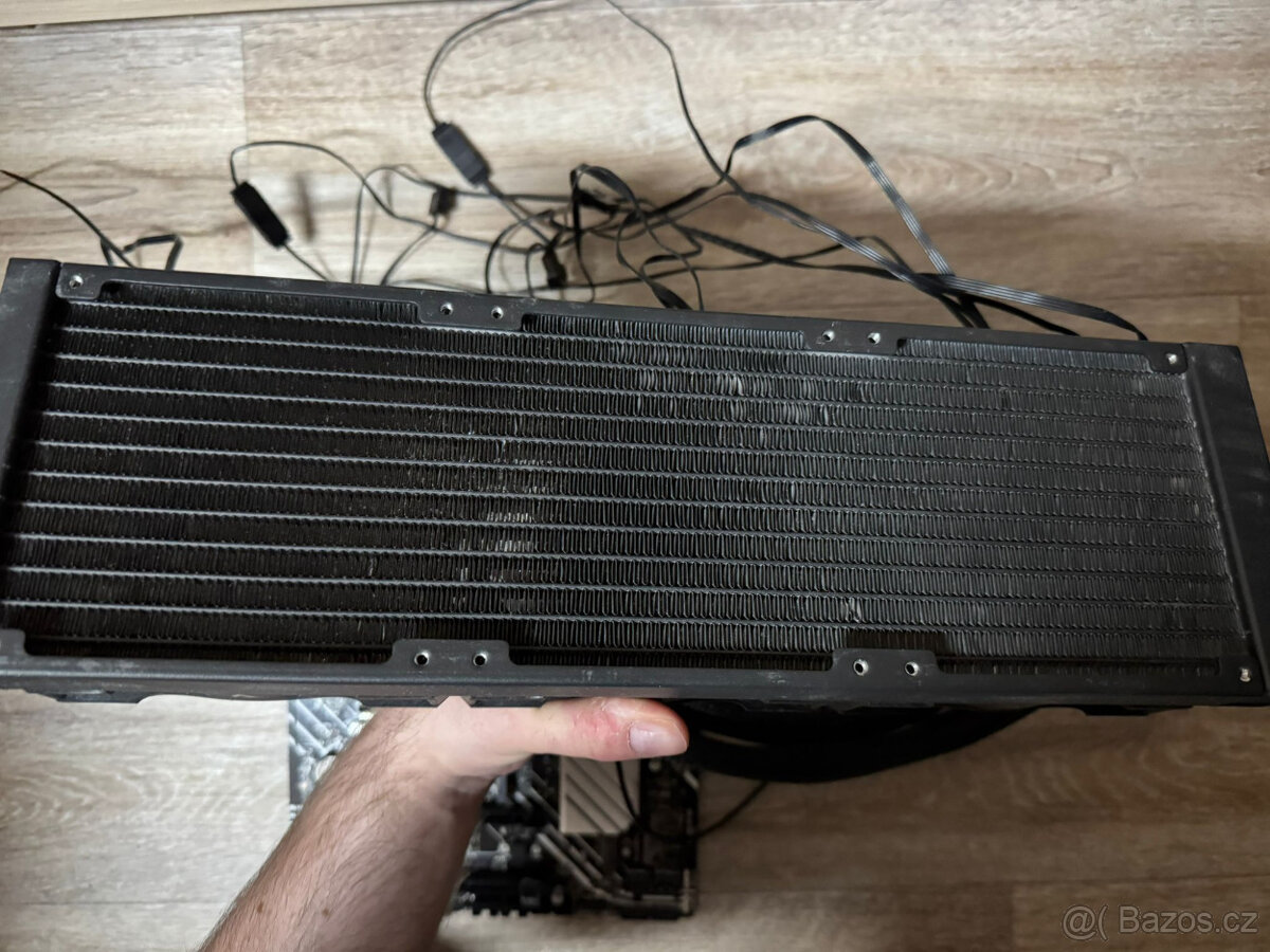 Gigabyte Aorus WaterForce 360 - 4