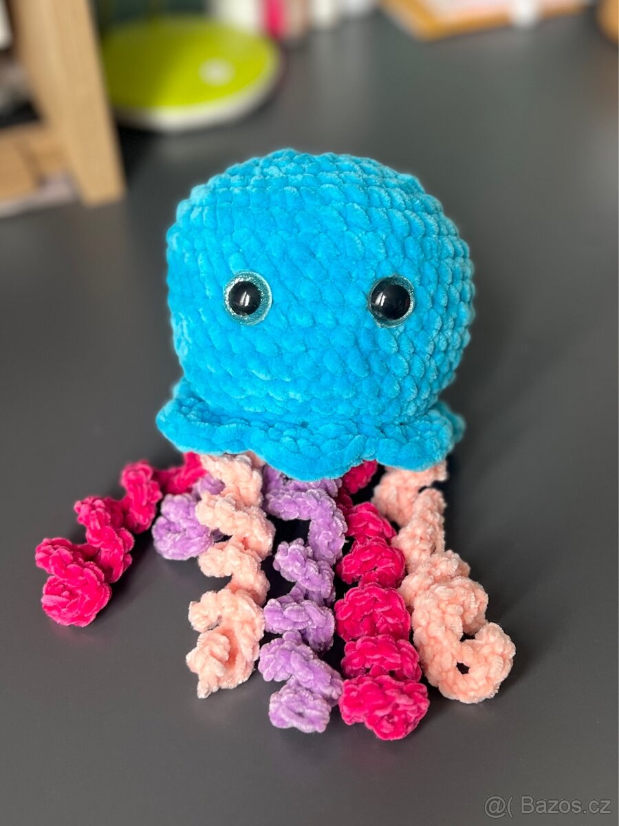 Ručně háčkovaná medúzka - 4