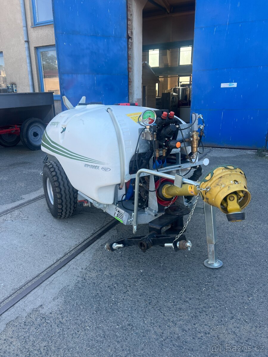 TAŽENÝ ROSIČ CARRAROSPRAY 1000L - 4