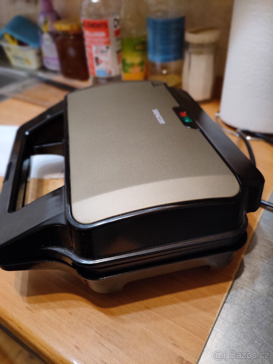 Nový zlatý sendvičovač Sencor - 4