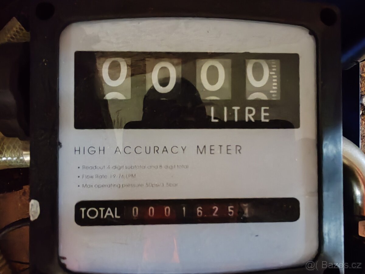 Nádrž na naftu s výdejním zařízením - 4