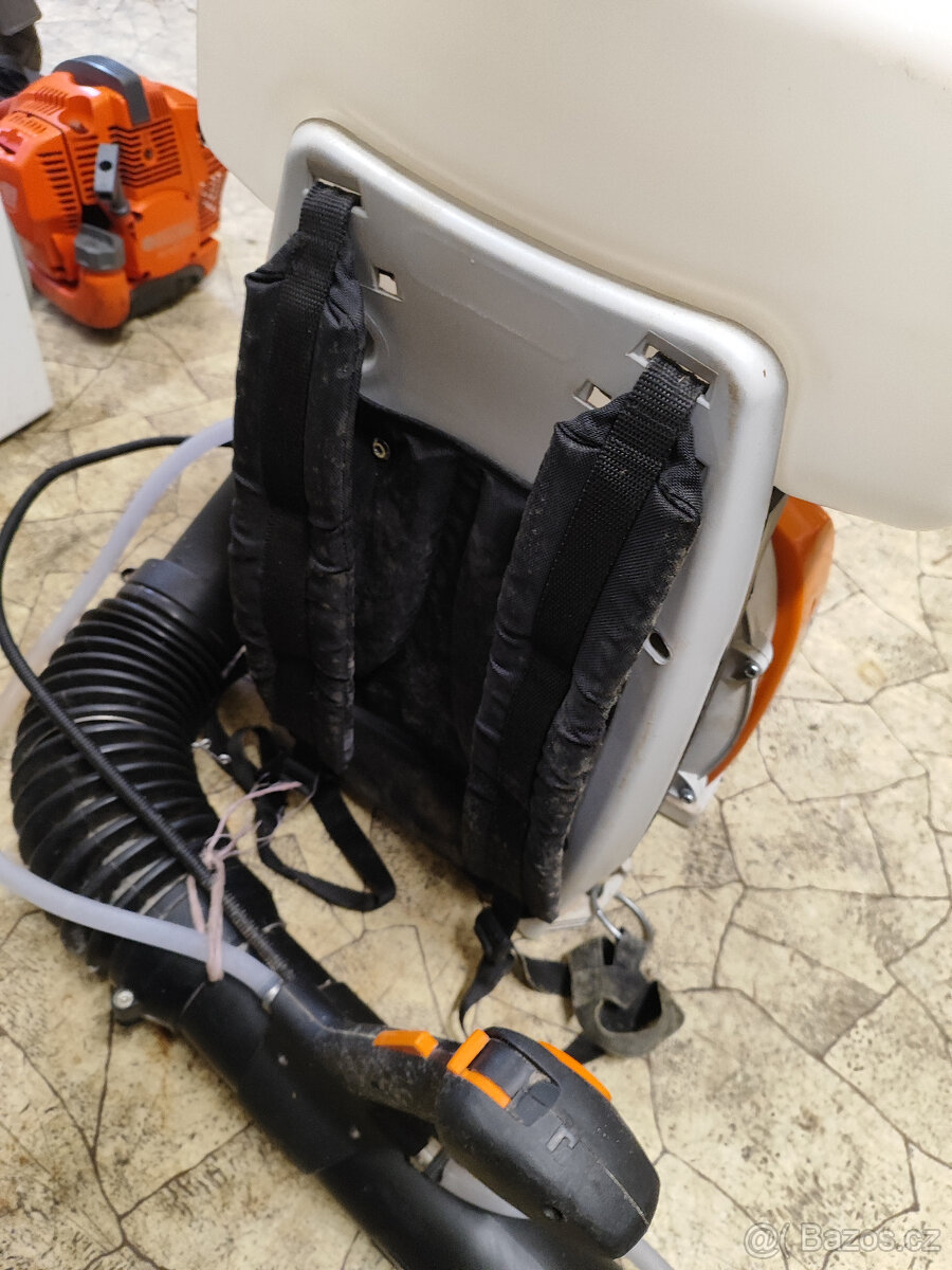 Zádový benzínový Rosič STIHL SR 430 - 4