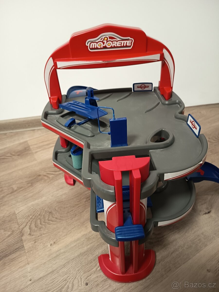 Garáže, parkoviště pro auta - 4