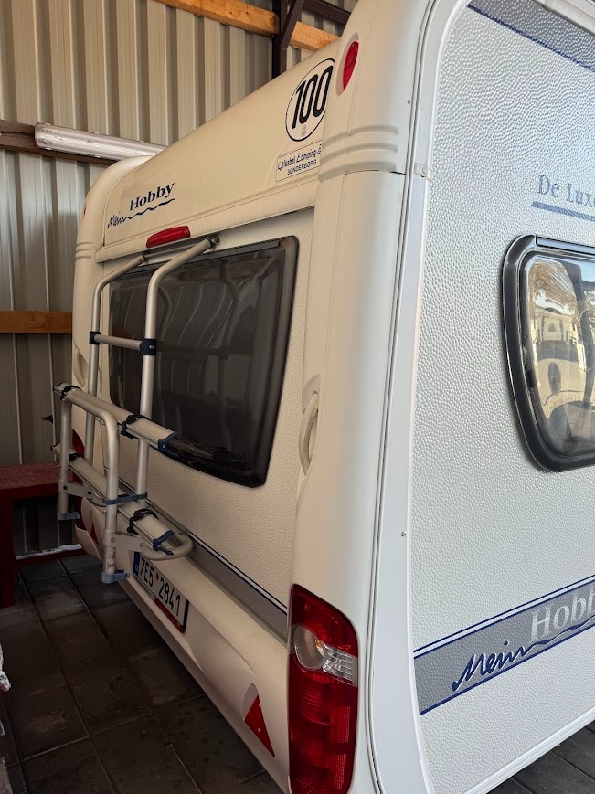 Prodám karavan Hobby DeLuxe 455 UF . Top stav - 4