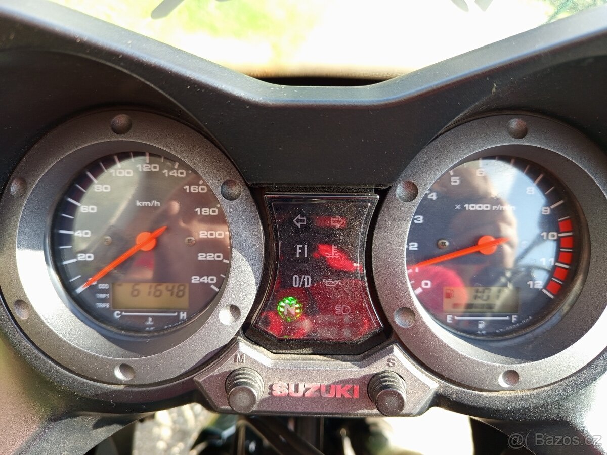 Suzuki V Strom DL 1000 - 4