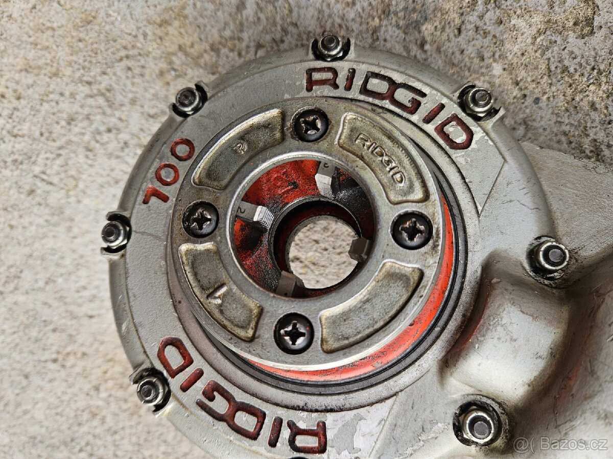 ELEKTRICKÁ RUČNÍ ZÁVITNICE - 4