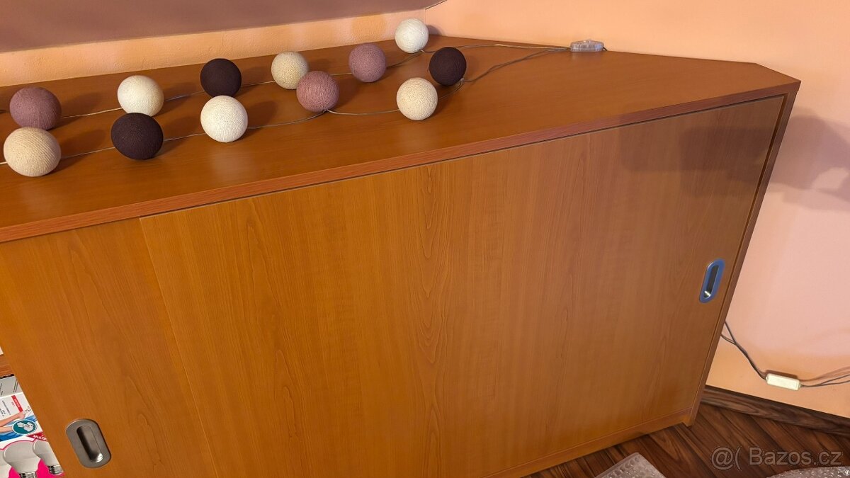 Skříně - knihovny - 4