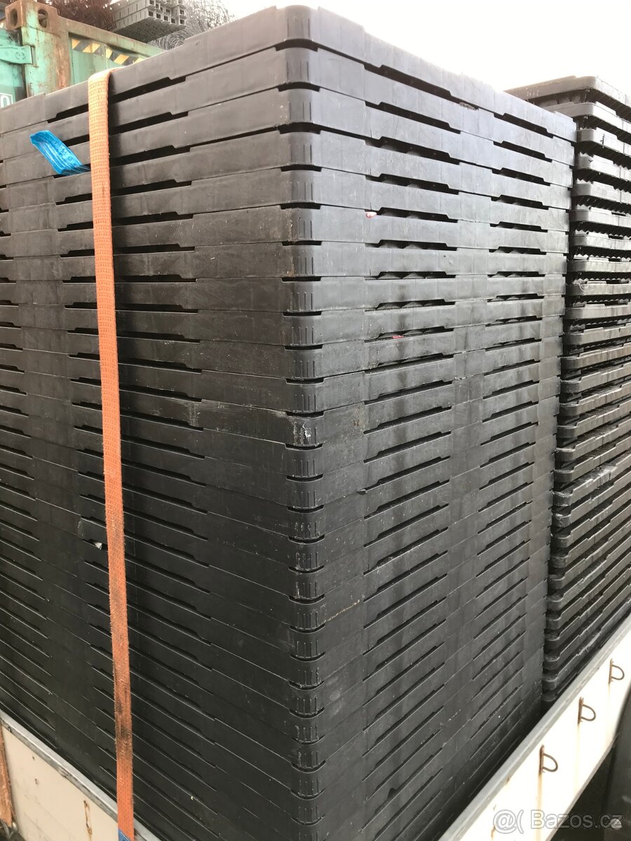 Plastové palety 120x80 více druhů - 4