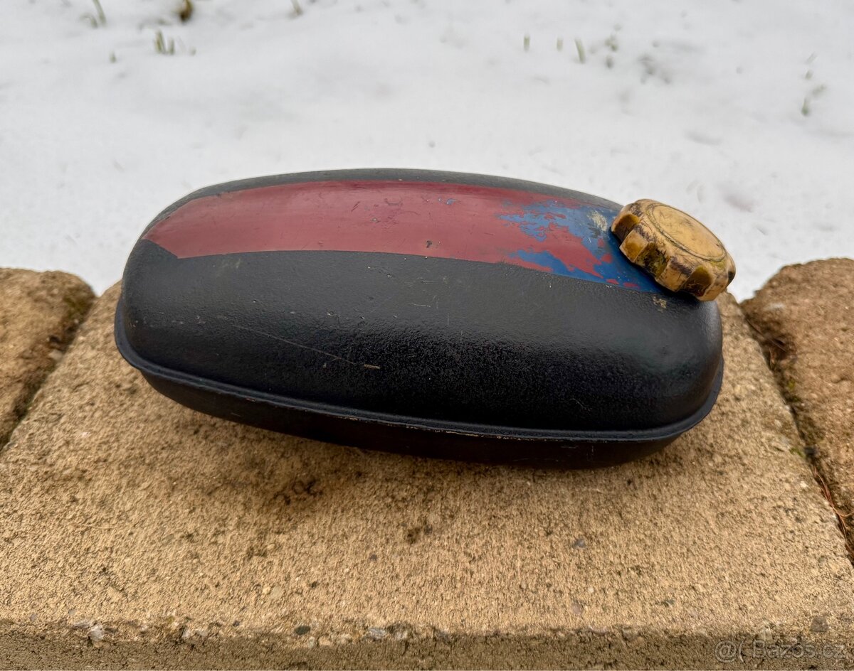 Stadion S11 - nádrž s víčkem - 4