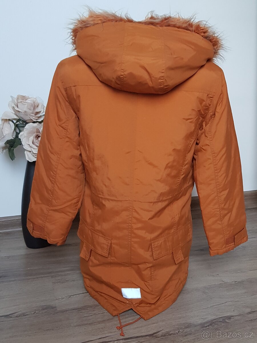 Dívčí parka. Vel.140. - 4