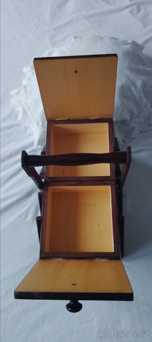 Dřevěná kazeta na šití - 4