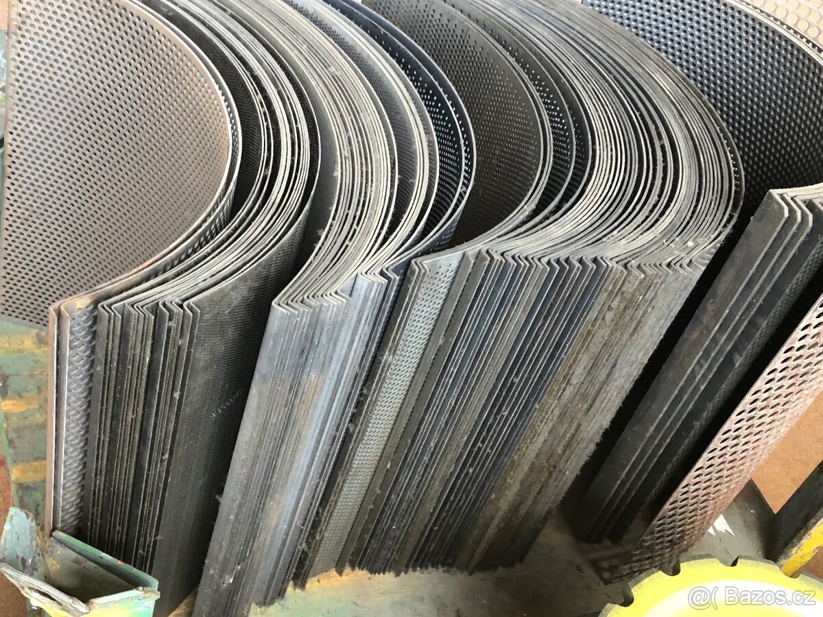 DĚROVANÉ PLECHY - 4