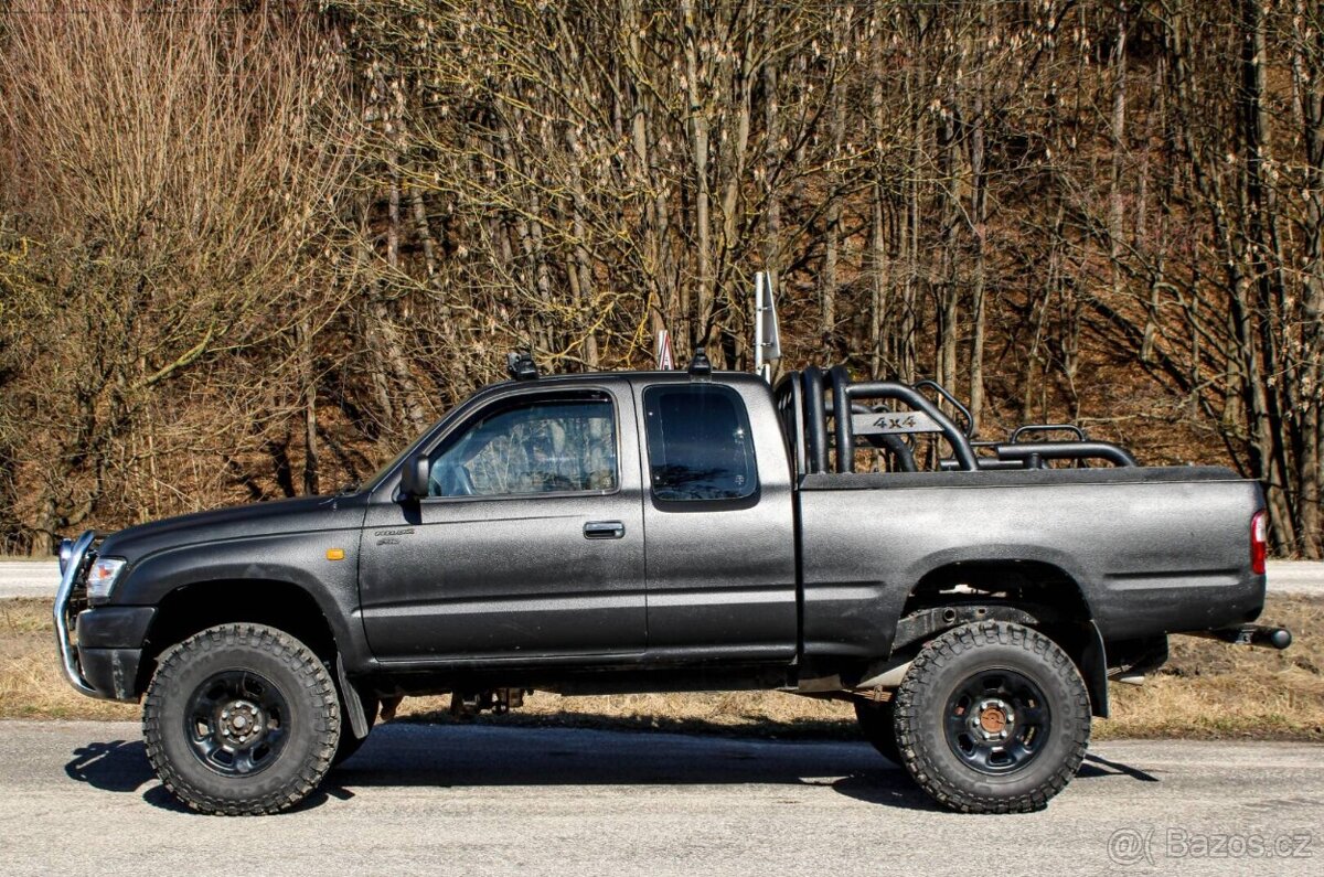 Toyota Hilux 2.5 D-4D Double Cab 4x4 - 4