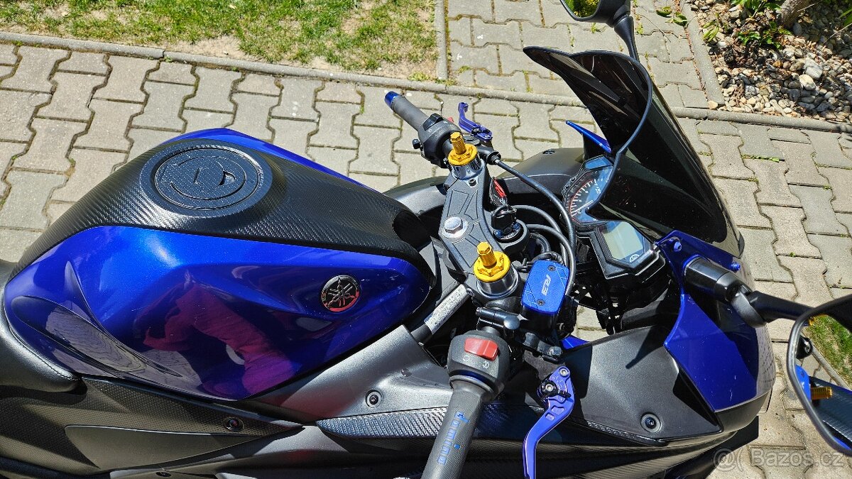 Yamaha YZF-R3 - 4