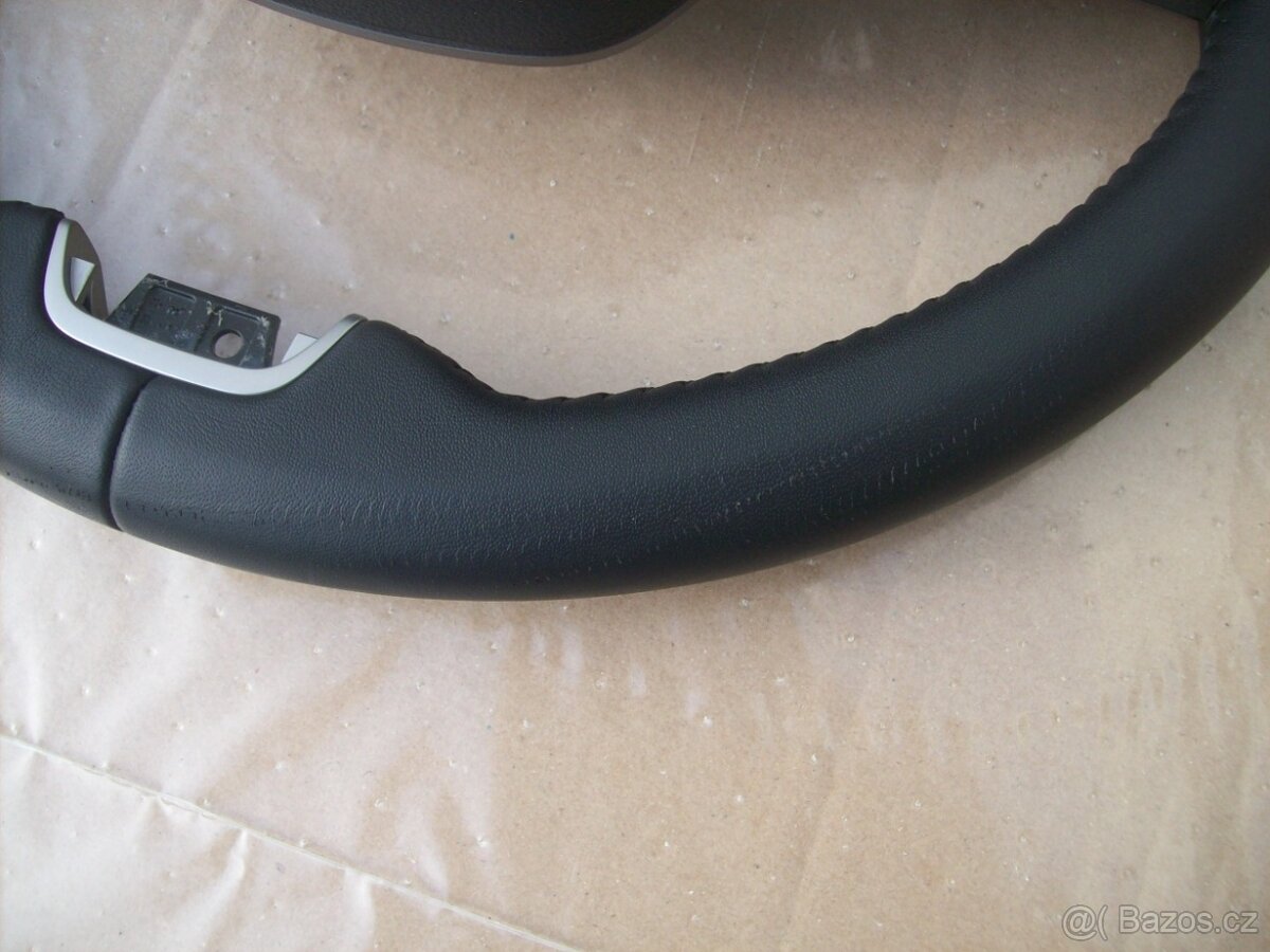 VOLANT Škoda OCTAVIA IV Superb III výhřev - 4