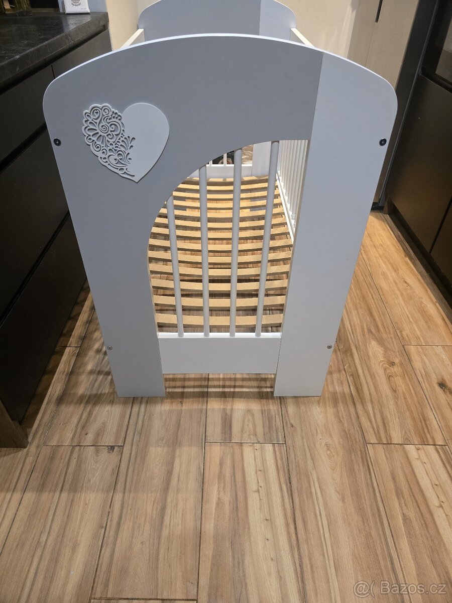 Postýlka s nebesy a matrací - 4