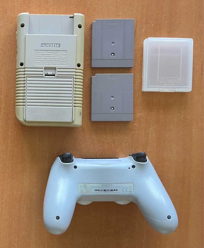Nintendo GAME BOY (Model No.: DMG-01, Made in Japan, 1989) - 4