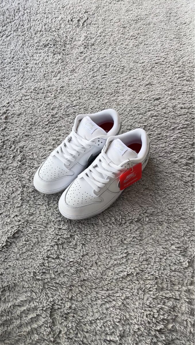 Nike SB Dunk Low Supreme 94 Metallic Silver - 4