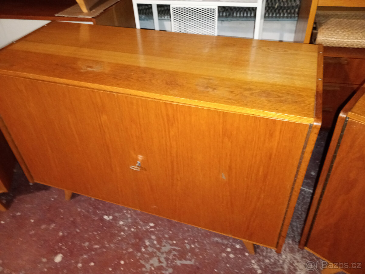 Komoda Jiroutek,dvířka,3ks - 4