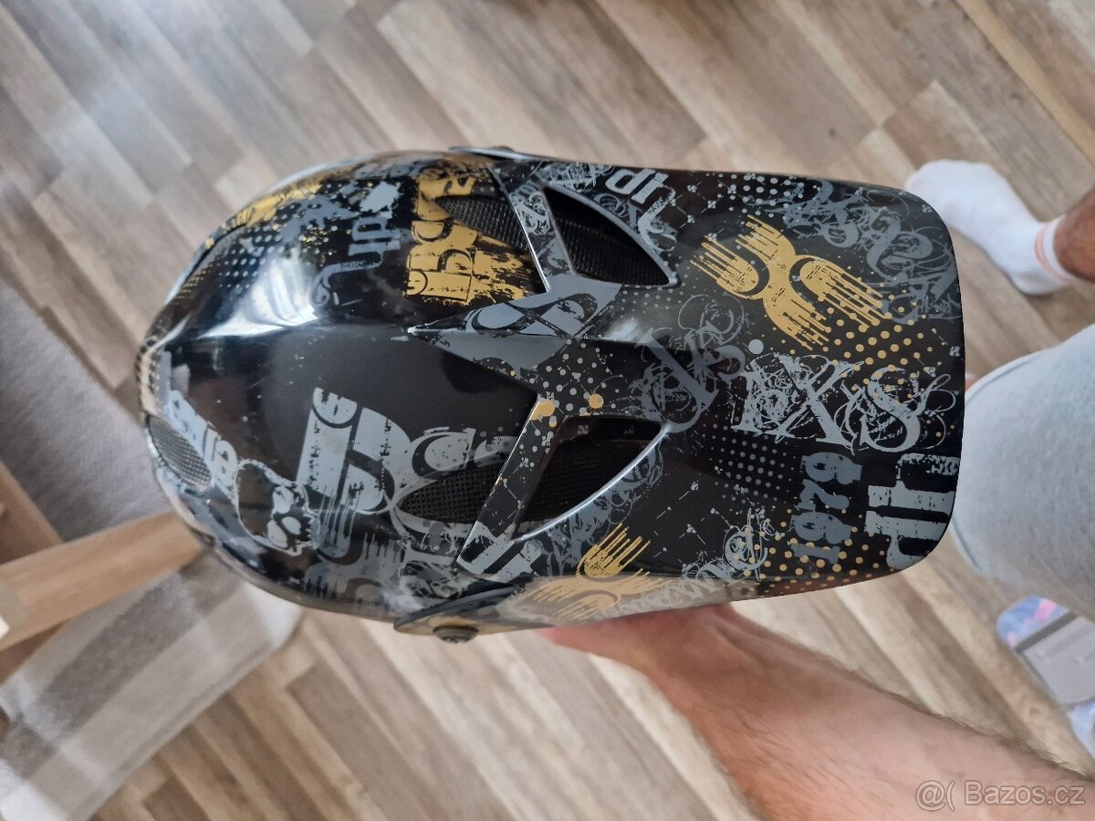 Integrální přilba na kolo IXS - 4