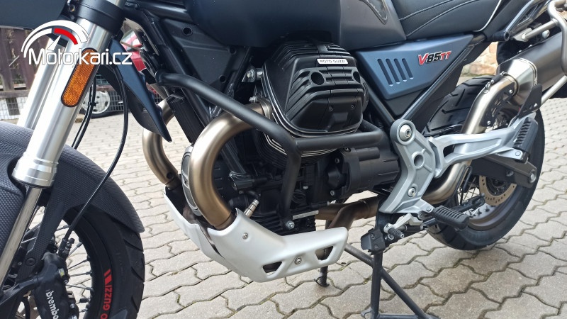 Moto Guzzi V85TT - 4