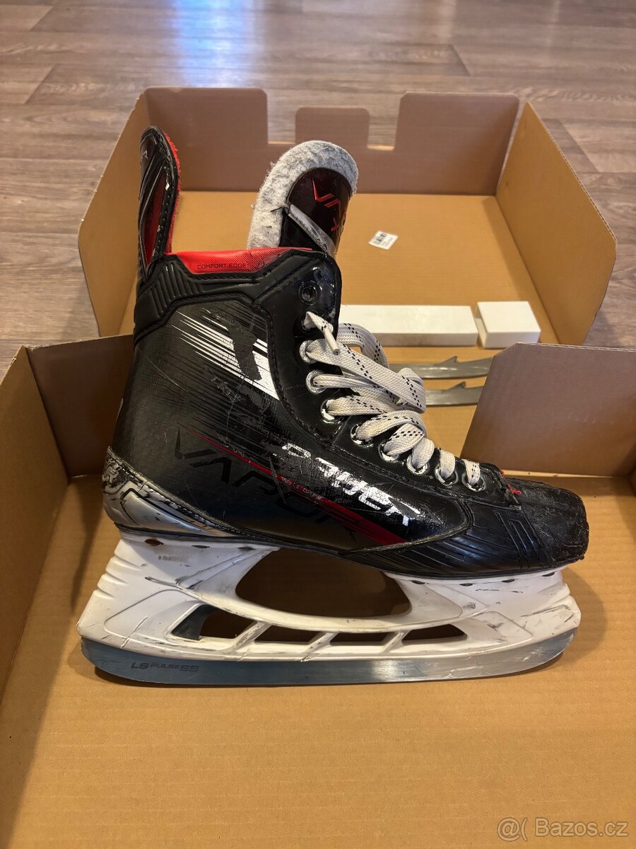 Hokejové brusle Bauer Vapor X4, velikost 8, fit 2 - 4