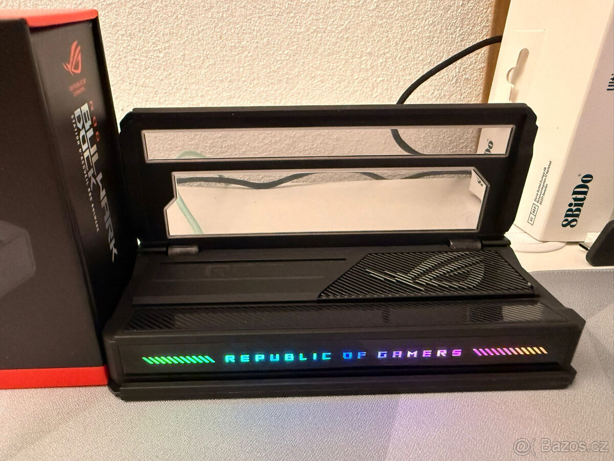 ASUS ROG Bulwark dokovací stanice - 4
