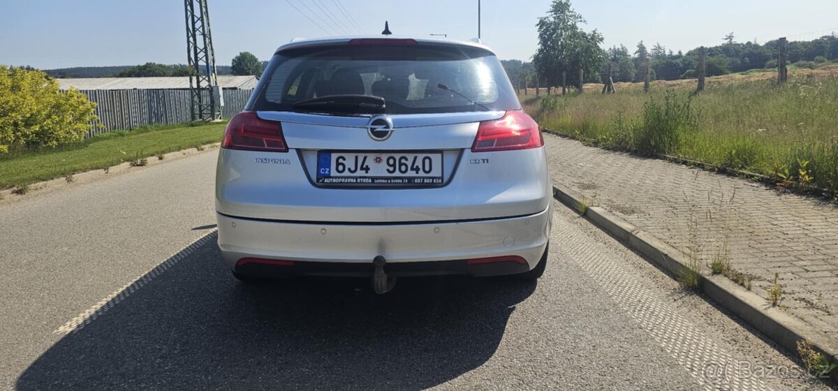 Opel Insignia sport TOURER 2.0 kombi rv 2011 - 4