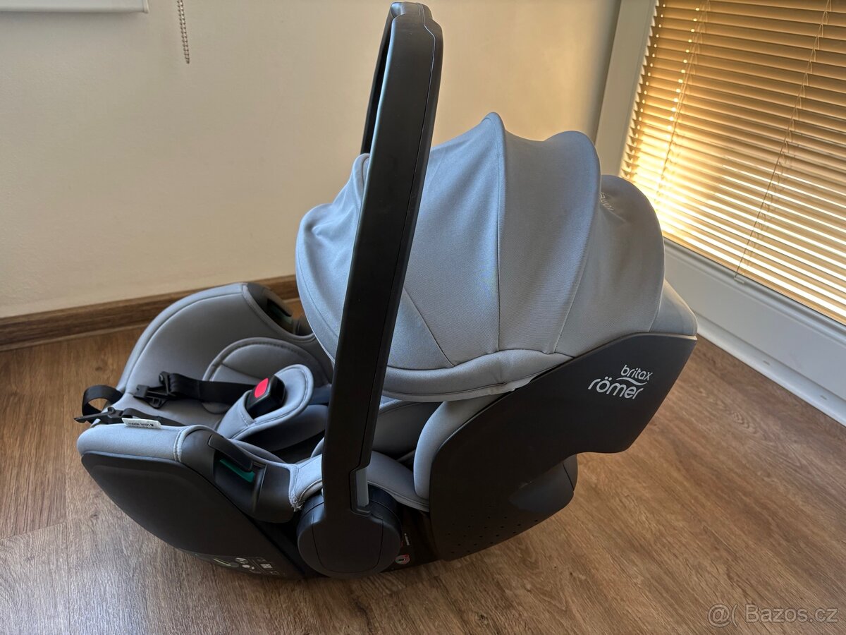 Set Britax Römer baby-safe PRO + vario base 5Z - 4
