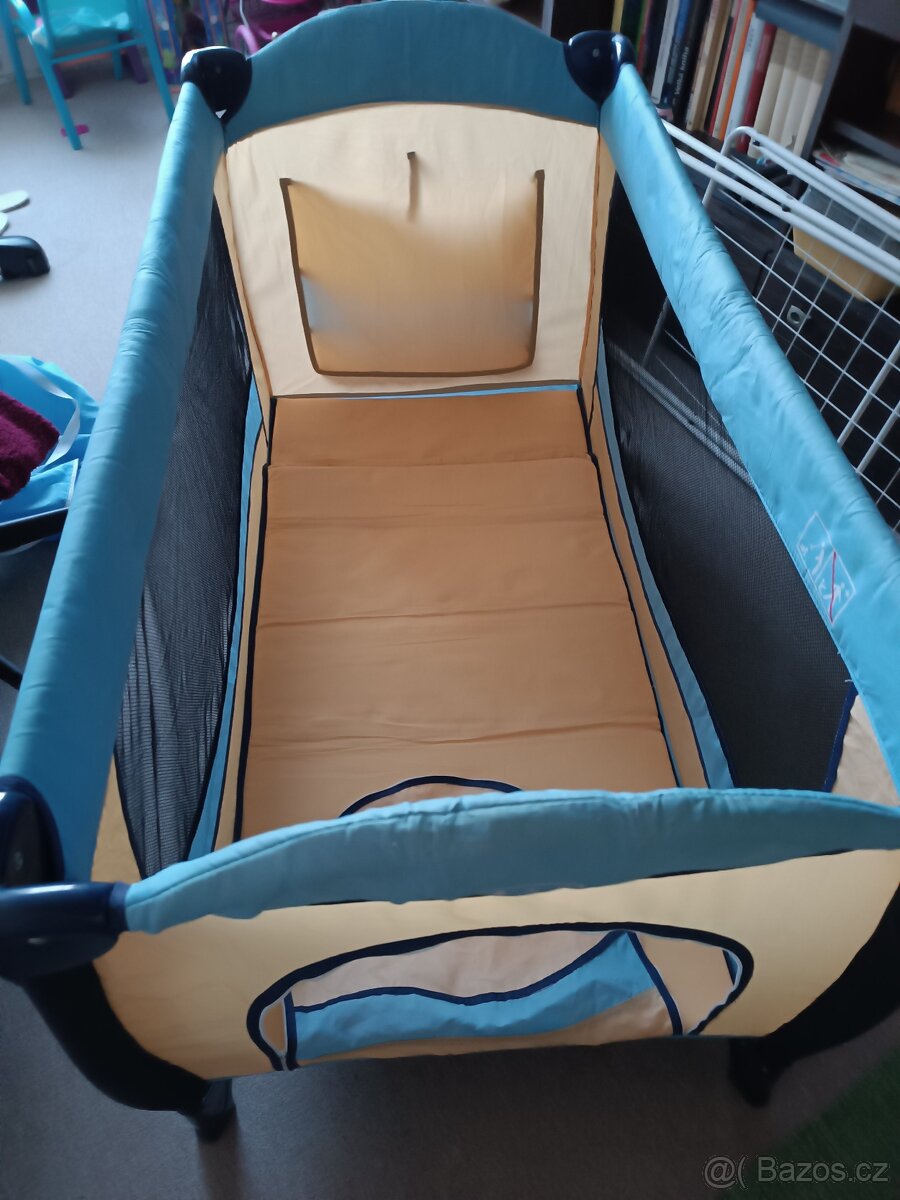 Cestovní skládací postýlka - 4