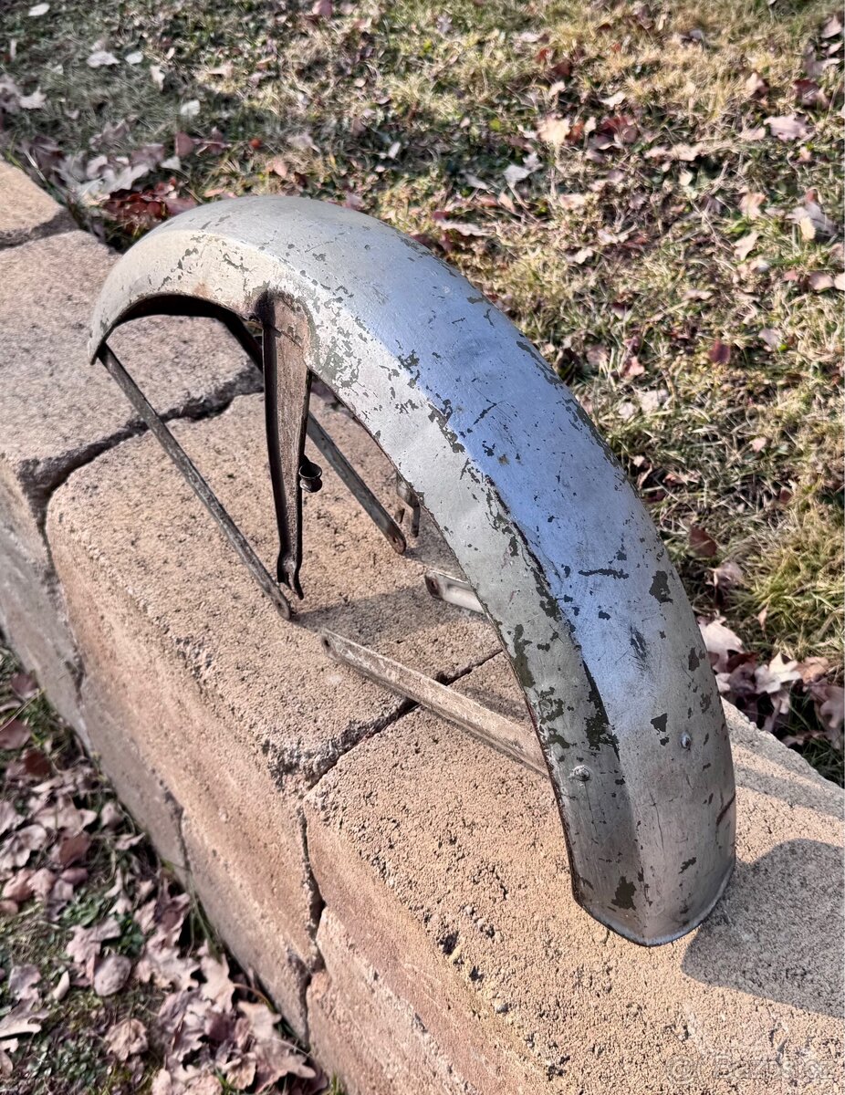 Jawa 350 634 - přední blatník - 4