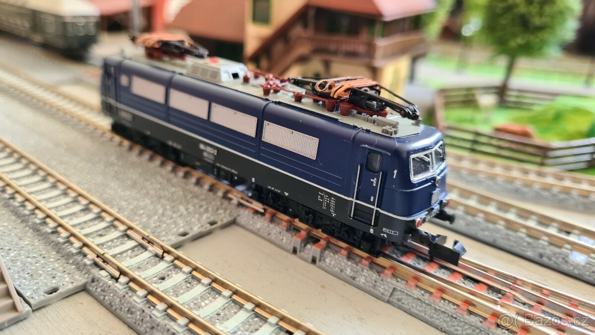 Vláčky - mašinka električka BR 184 - 4