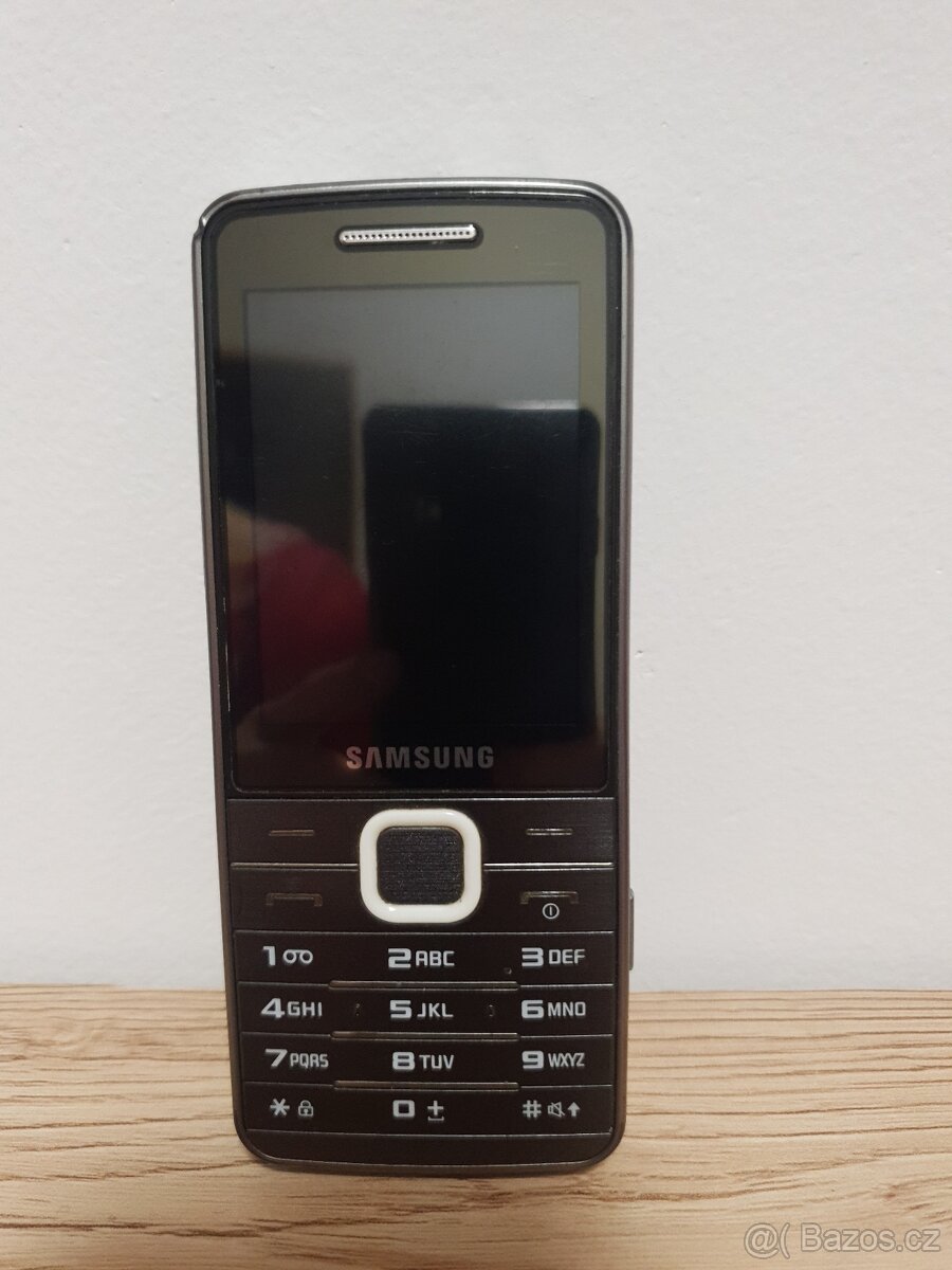 Samsung GT-S5610 - 4
