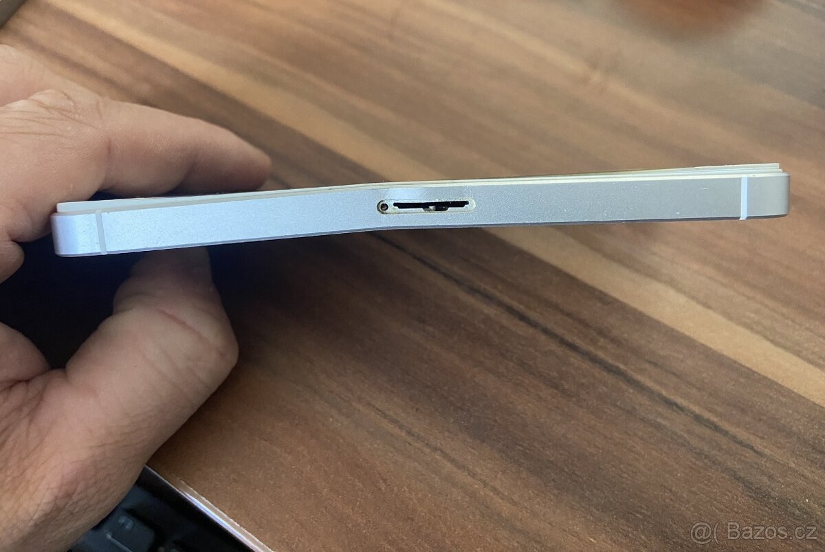 iPhone SE A1723 32GB - 4