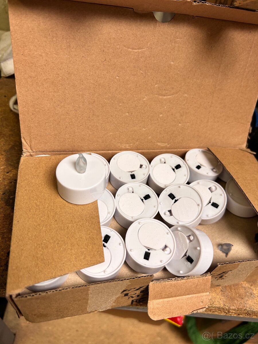 LED žárovky (16) + lampičky (10) - 4