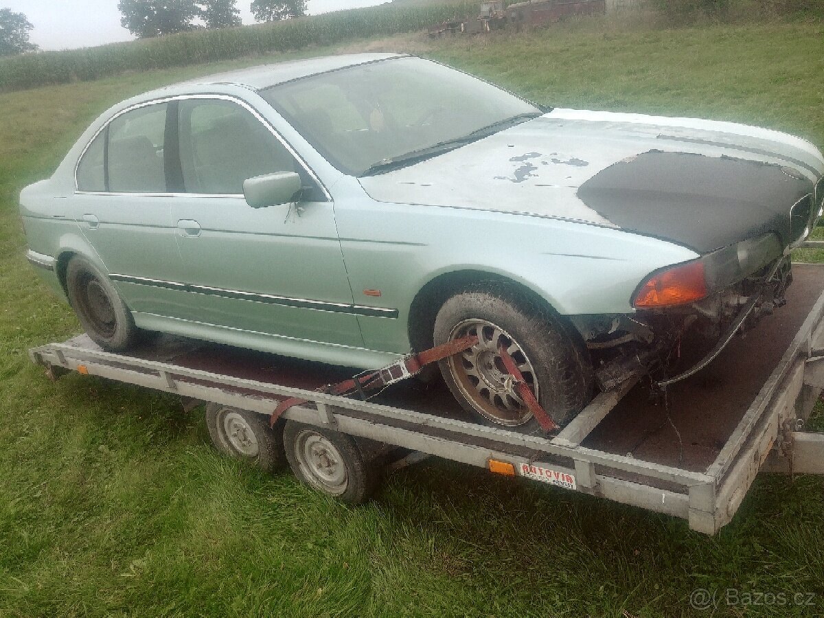 Prodám veškeré nahradni díly z BMV E39, nebo celé - 4