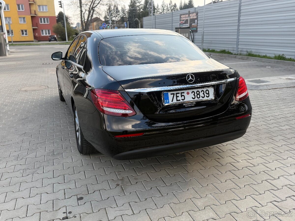 Mercedes Benz E 200 - 4