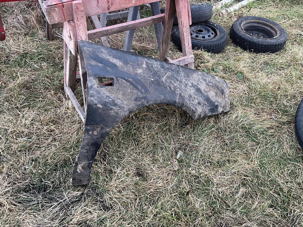 Blatník Ford Fiesta iv mazda 121 - 4